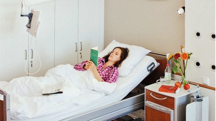 HealWell améliore le sommeil des patients et aide le personnel ainsi que les patients à mieux voir.